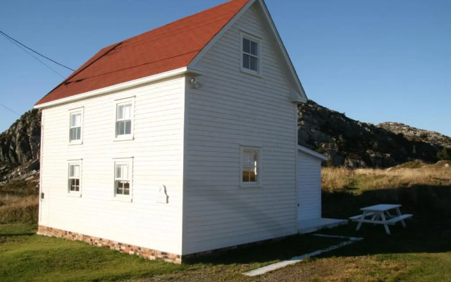 The Old Salt Box Co. - Daisy's Place