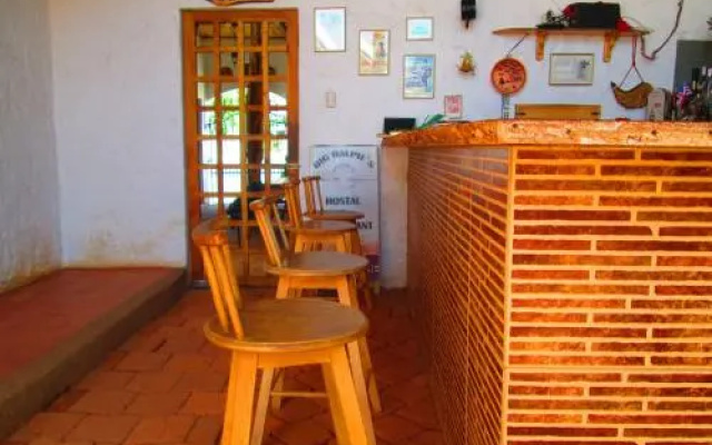 Big Ralph's Hostal & Restaurant
