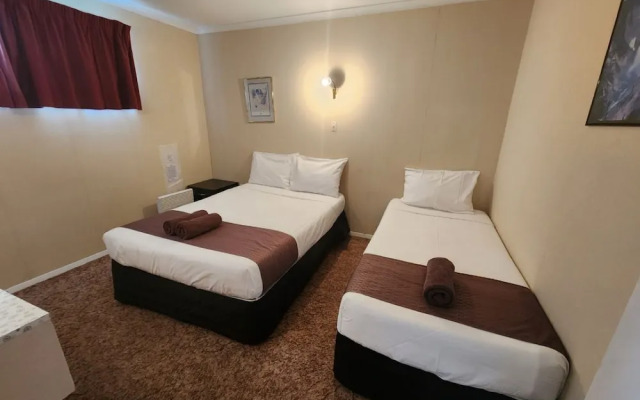 Mayfair Court Motel