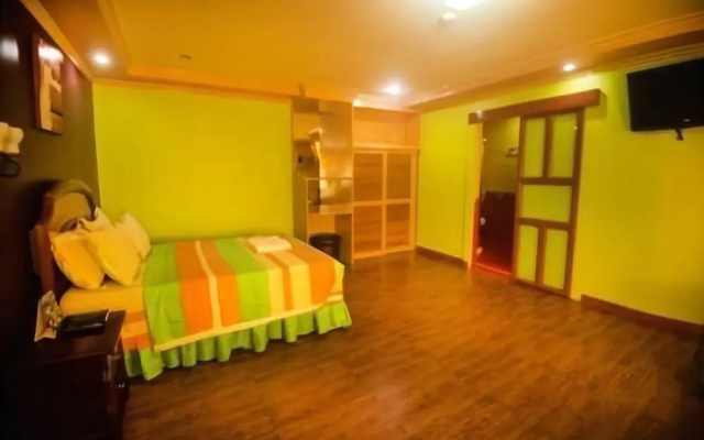 C & L Sea View Hotel
