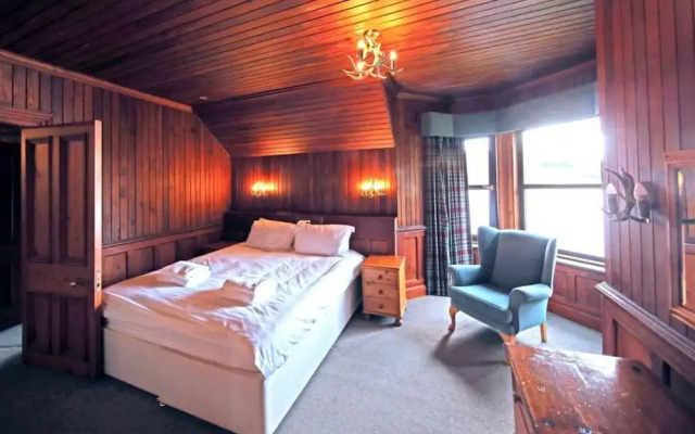 Loch Rannoch Highland Club Lochside Lodge 01
