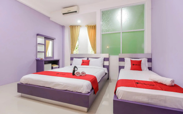 RedDoorz Plus near Stasiun Bekasi