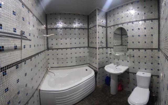 Karvonsaroy Hotel