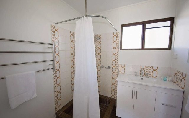 Apollo Jewel Beachfront Apartments