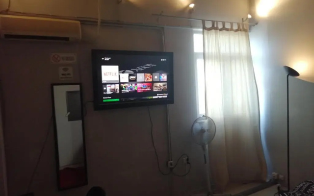 PORT very near fast Wi-Fi Netflix ROOM2