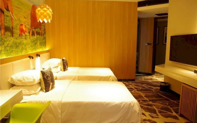 Wonderland Hotel