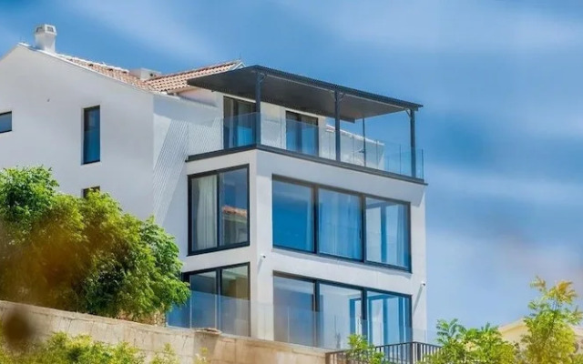Luxury Apartments  Madomi