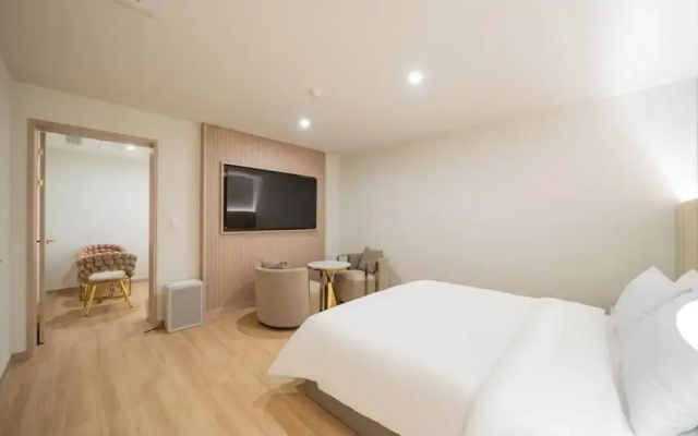 Denbastar Hotel-Kyungnam University Branch