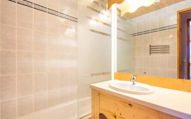 Alpine Comfort Apartment Near Ski-slopes