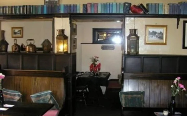 The Crown & Horns