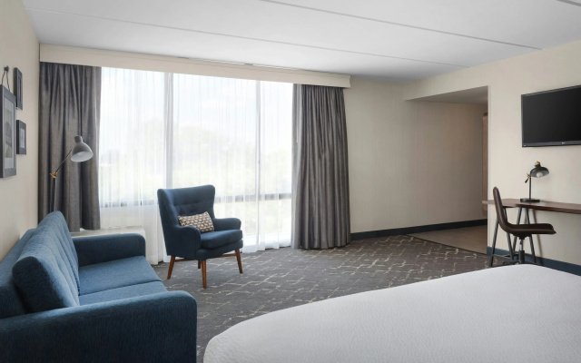 Four Points by Sheraton Philadelphia Northeast
