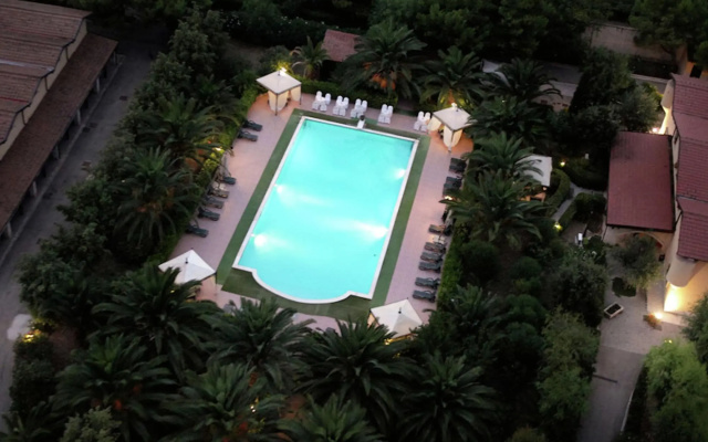 Fabulous Holiday Home in Trinitapoli with Swimming Pool