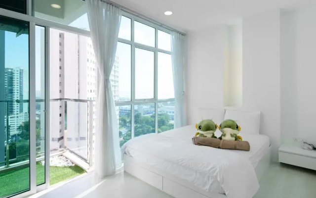 Straits Garden Suites