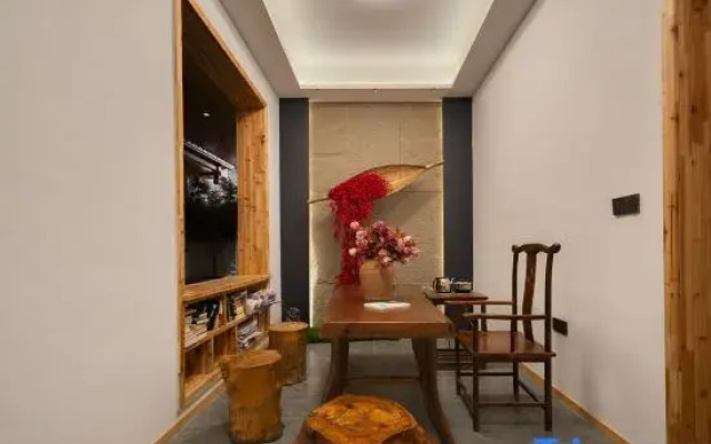Instant • Audiovisual Homestay (Tianmen Mountain Cableway Station Branch)