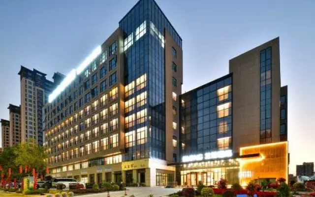 Elong Hotel (Nan'an Sports Center Branch