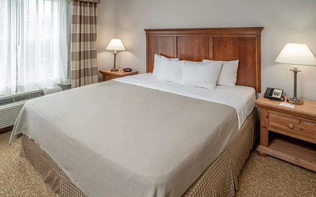 Отель Country Inn & Suites By Radisson Dunbar Charleston