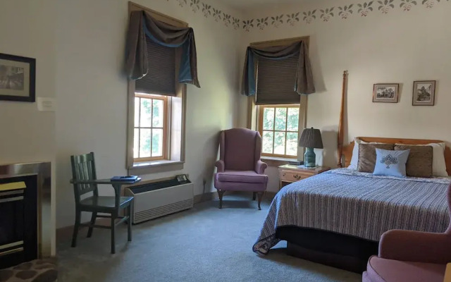 Oak Valley Inn & Suites
