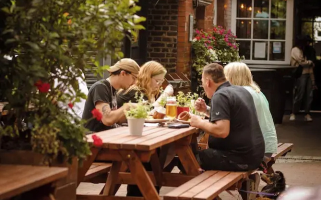 The Fox Pub & Inn