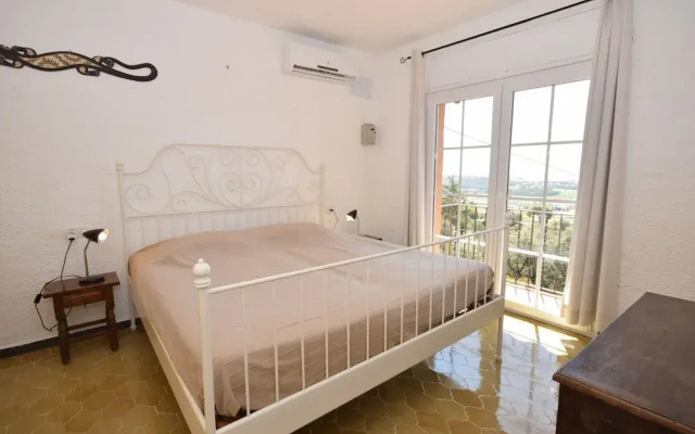 Villa in Platja D'aro With Private Pool