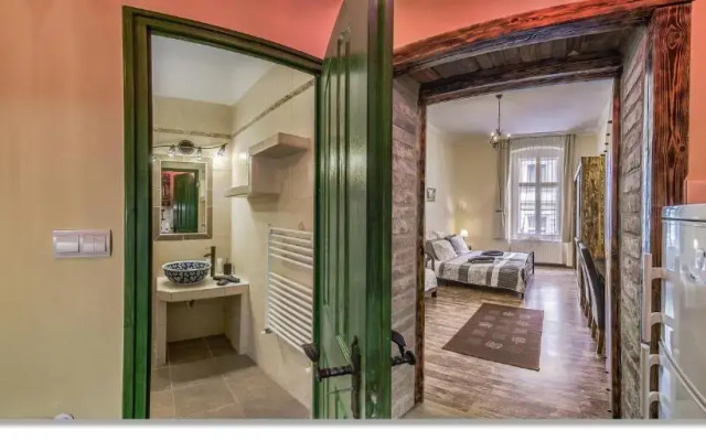 Wine Cellar Boutique Apartment