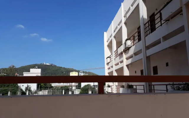 Ngan Hang Hotel