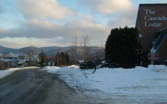 Cascades Lodge