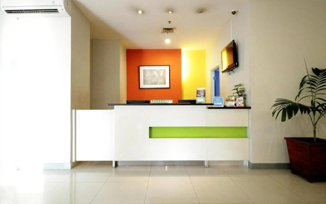 Hotel Glodok Plaza by ZUZU