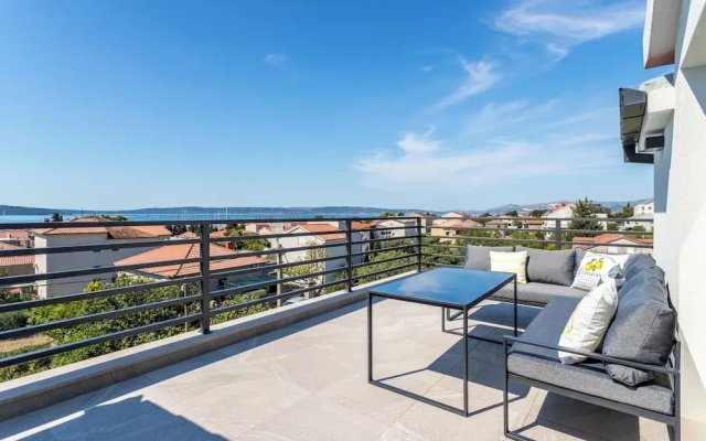 Luxury apartments Marino near beach