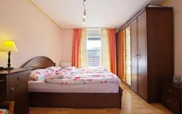 Private Apartment Relax Lincoln (4532)
