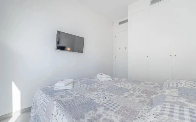 Apartment in Roses Near the Beach & Pool
