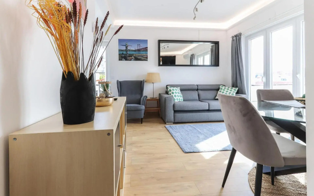 Apartment 66