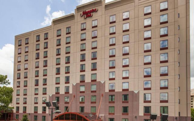 Отель Hampton Inn New York - LaGuardia Airport США, Нью-Йорк - отзывы, цены и фото номеров - забронировать отель Hampton Inn New York - LaGuardia Airport онлайн вид на фасад
