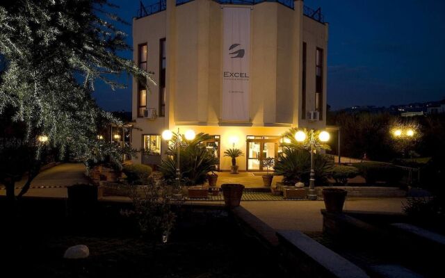 Excel Hotel Roma Ciampino вид на фасад
