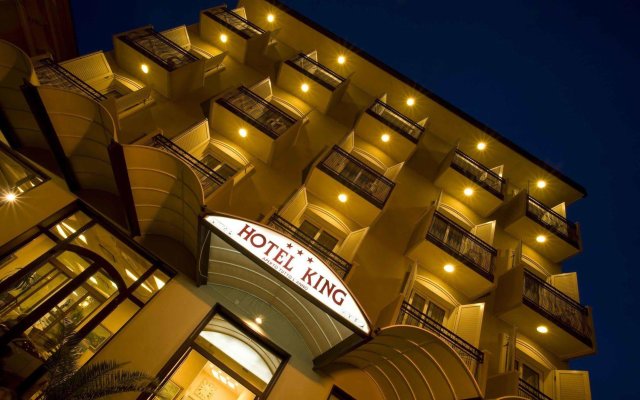 Hotel King in Rimini, Italy from 76$, photos, reviews - zenhotels.com hotel front