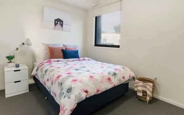 A Chic & Comfy 2BR Apt Near to Flemington Races