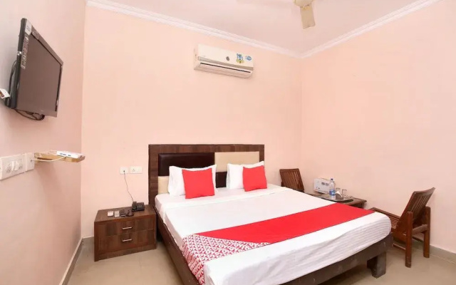 OYO 24423 Hotel Royal