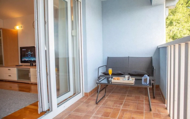 Apartment R&R