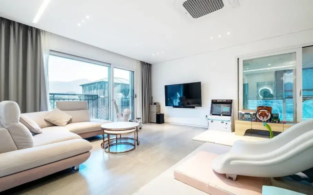 Gapyeong Pinetree Kids Pool Villa