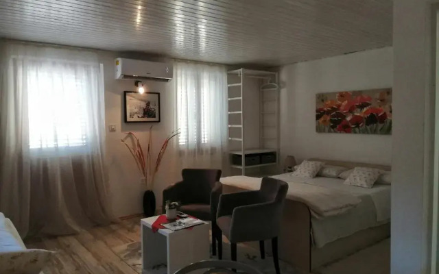 Studio Apartments Kuljiš