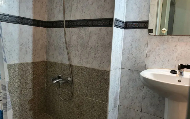 Low Cost Room Las Llaves 3