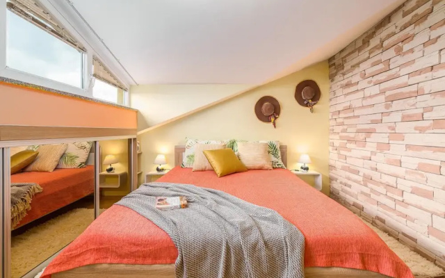 Nice Apartment in Porec With 2 Bedrooms and Wifi