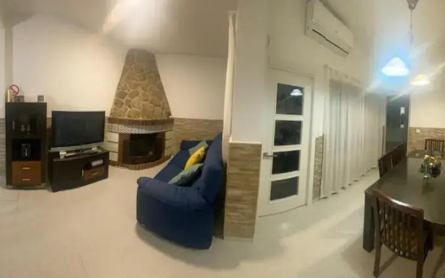 casa de pueblo con chimenea