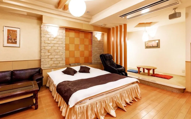 Hotel Mine - Adults Only