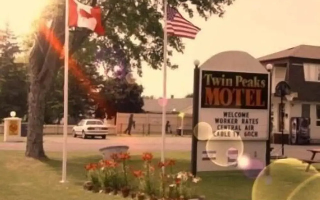 Twin Peaks Motel