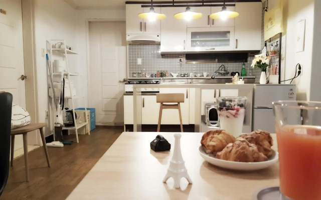 Hongdae Mainstreet Two Room House