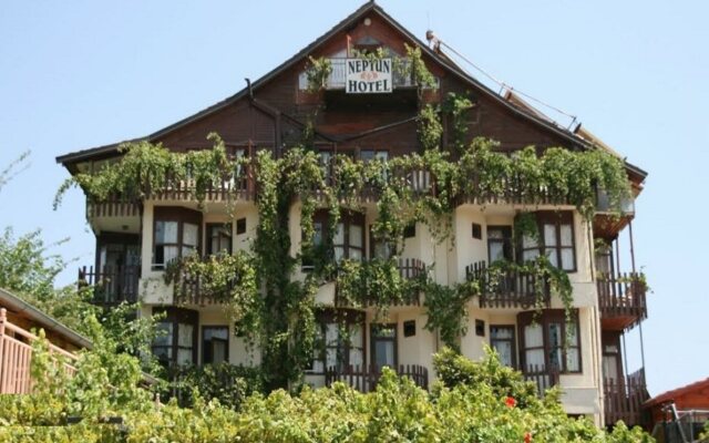 Neptun Hotel Сиде вид на фасад