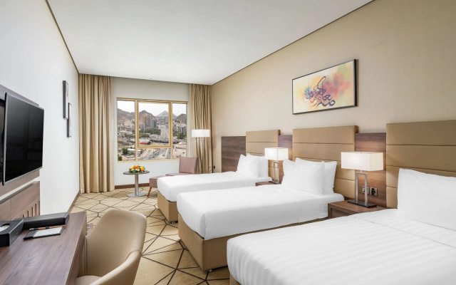 Wirgan Al Noor, Tapestry Collection by Hilton