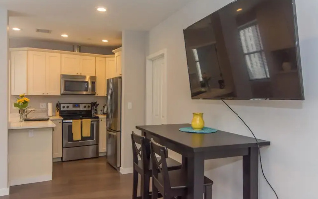 BOS004 2 Bedroom Apartment By Senstay
