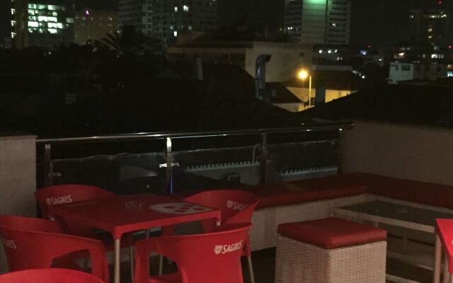 Отель Luanda Plaza вид на фасад