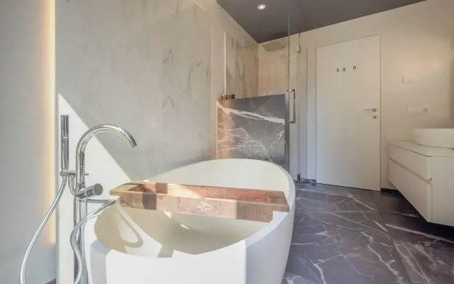 Charming Garden Hideaway in Como by Rent all Como